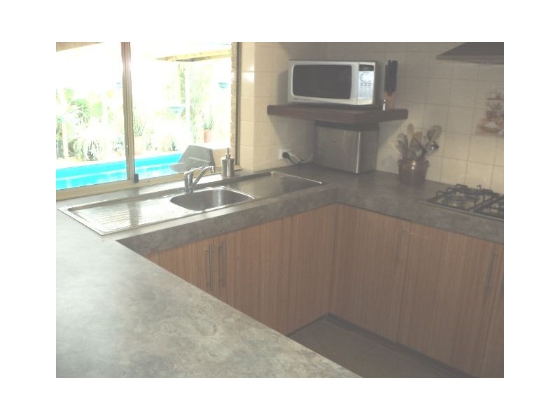 6 Valley Brook Drive, Caversham WA 6055