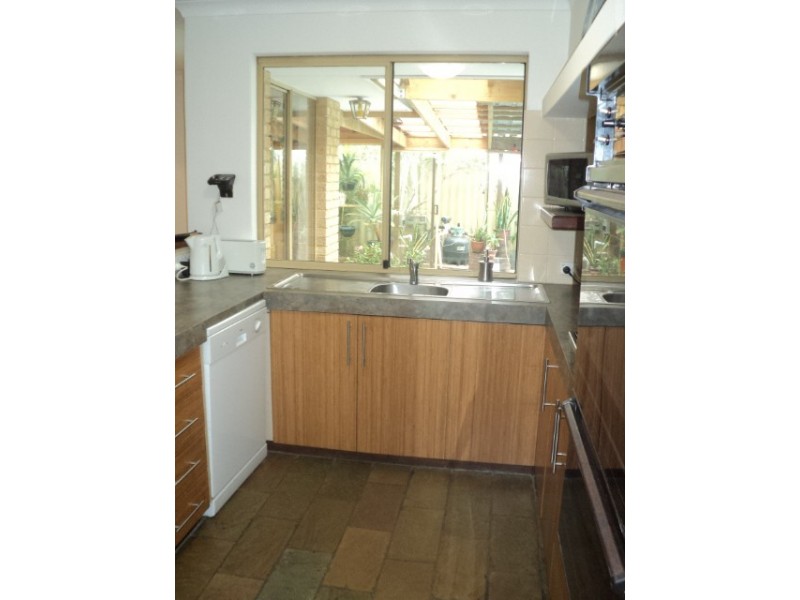 6 Valley Brook Drive, Caversham WA 6055