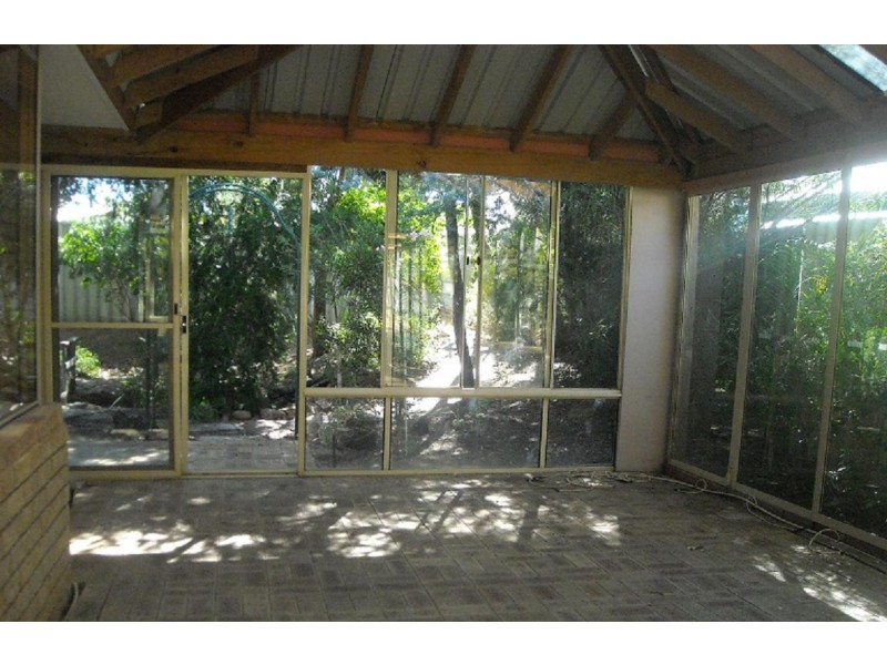 6 Valley Brook Drive, Caversham WA 6055