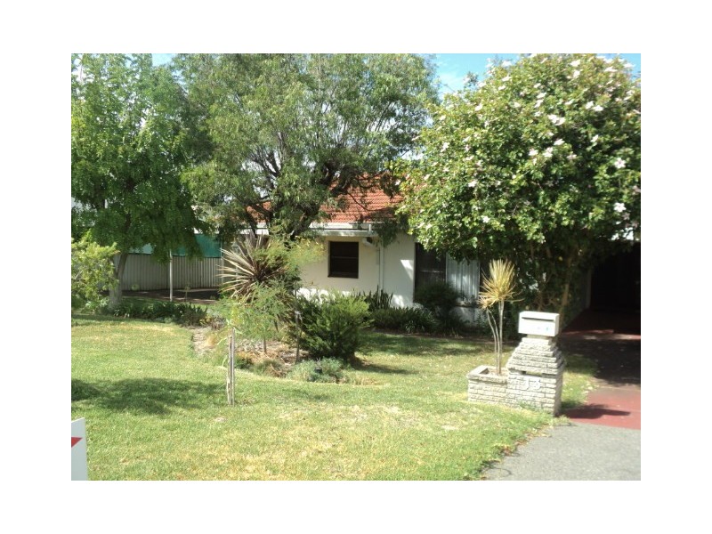 13 Davidson Road, Attadale WA 6156