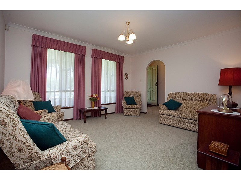 8 Meechin Way, Beechboro WA 6063