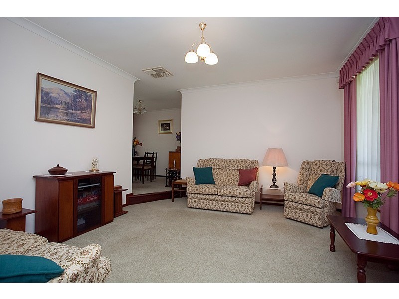 8 Meechin Way, Beechboro WA 6063