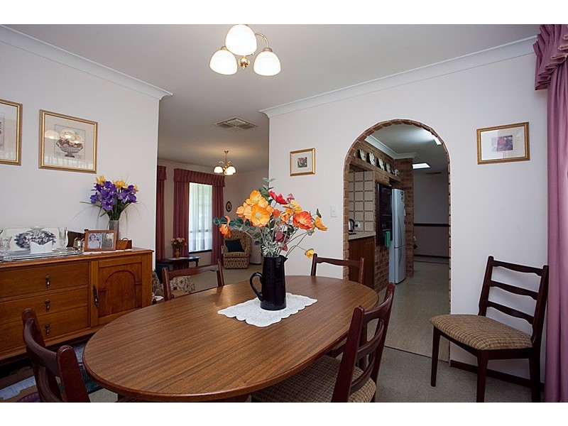 8 Meechin Way, Beechboro WA 6063