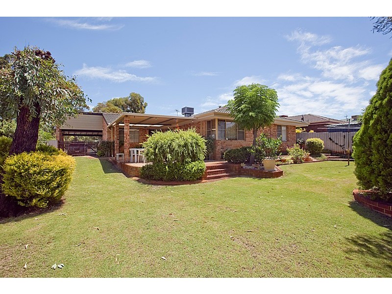 8 Meechin Way, Beechboro WA 6063