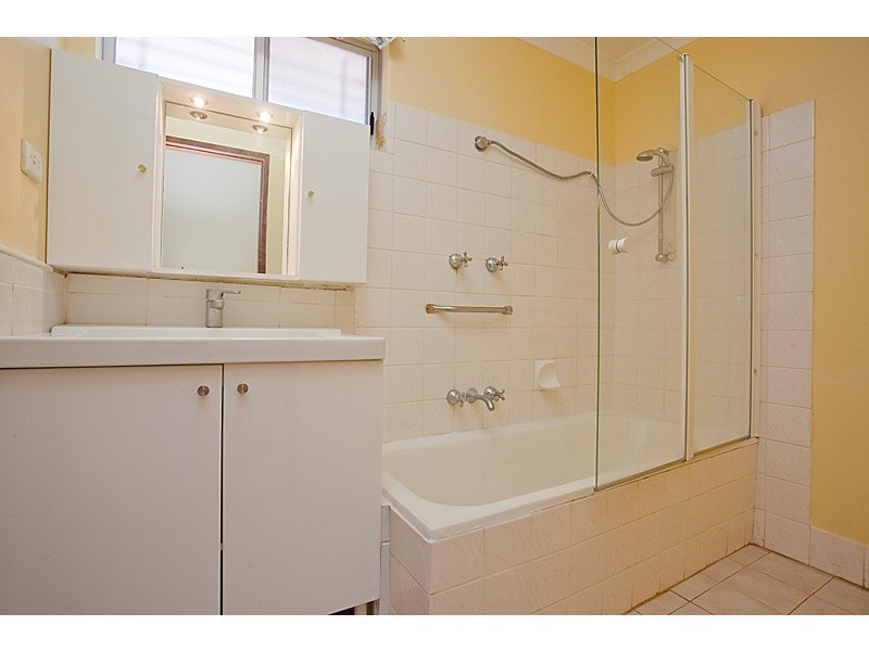 2 Knight Avenue, Yokine WA 6060