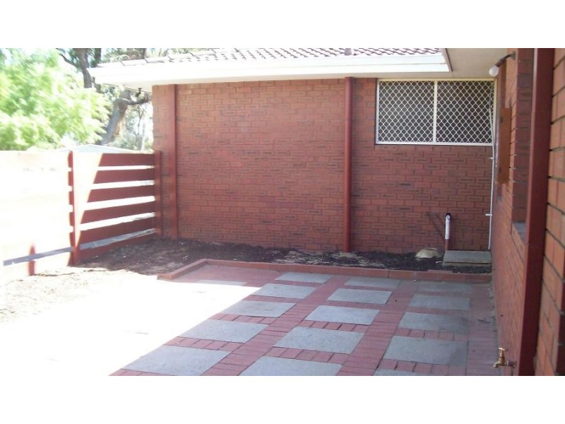 5a Bullara road, Craigie WA 6025