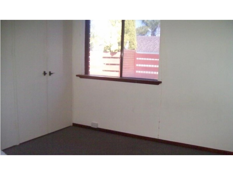 5a Bullara road, Craigie WA 6025