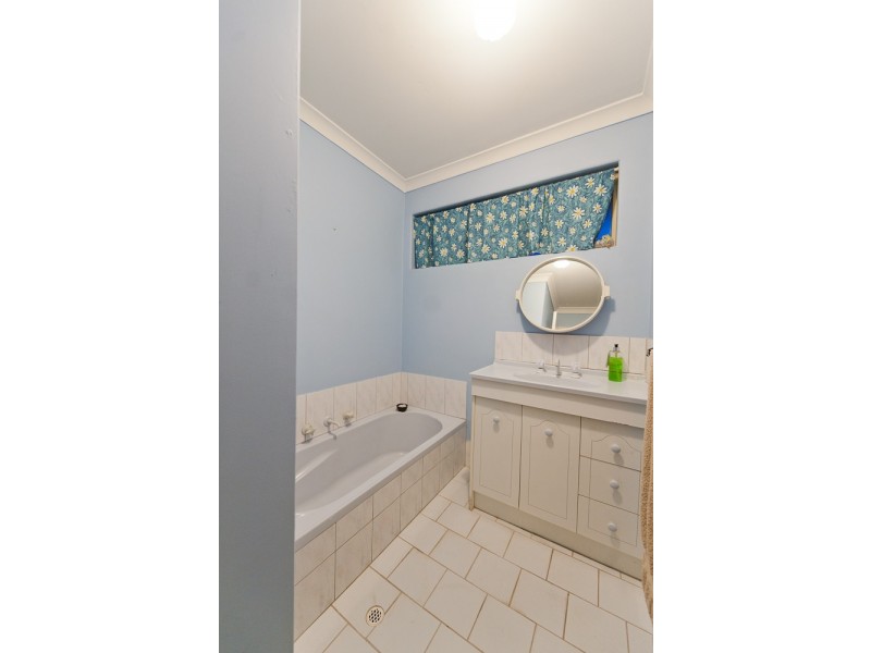 27 Redgate Court, Kiara WA 6054