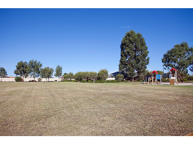 2/217 Patricia Street, Caversham WA 6055