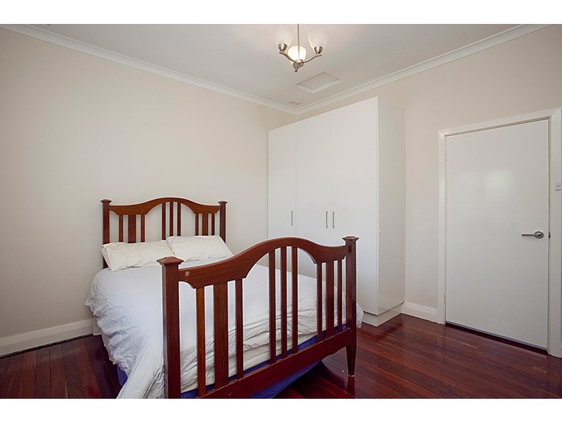 14 Raleigh Road, Bayswater WA 6053