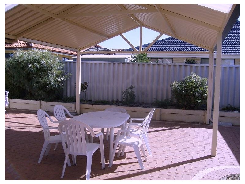 8 Plume Grdns, Beechboro WA 6063