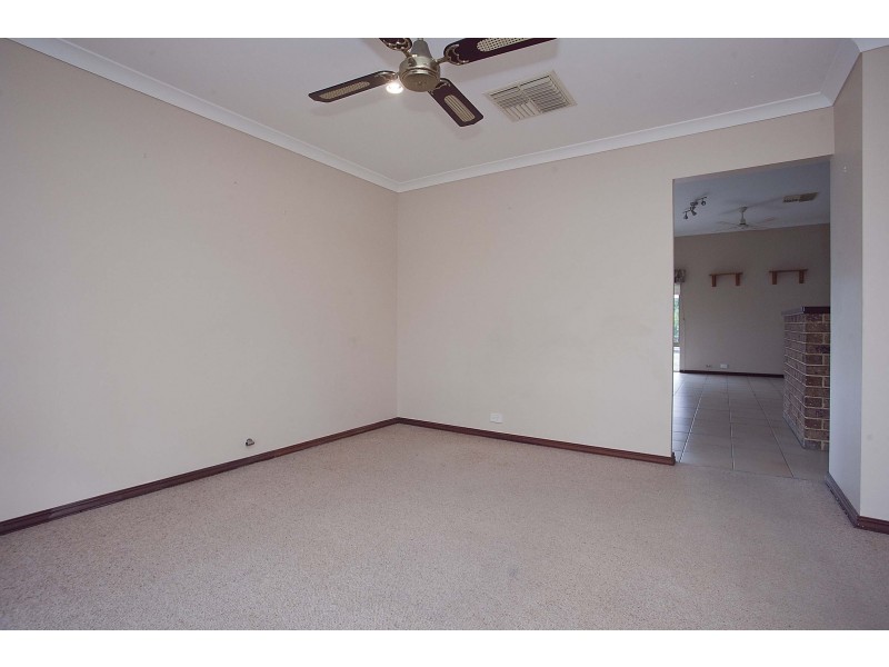 19 Pinewood Pl, Beechboro WA 6063