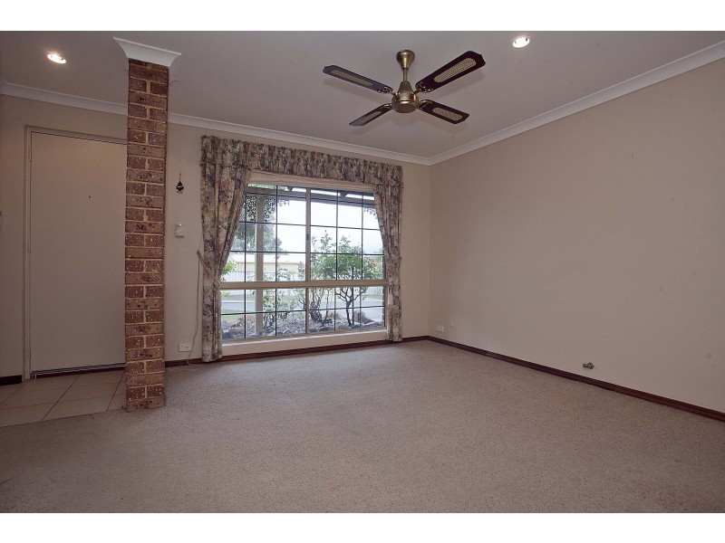 19 Pinewood Pl, Beechboro WA 6063