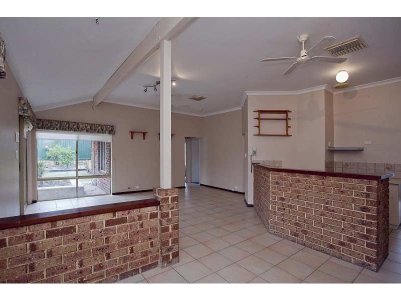19 Pinewood Pl, Beechboro WA 6063