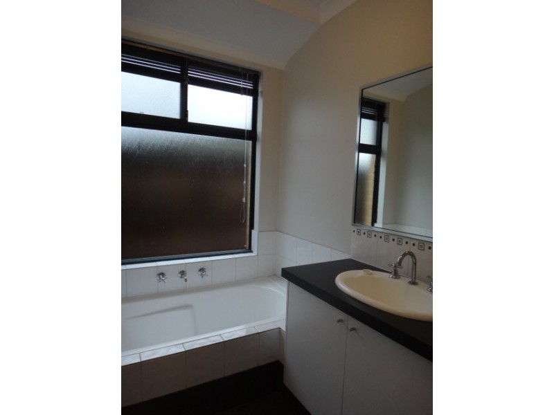 15C Maneroo Way, Ellenbrook WA 6069