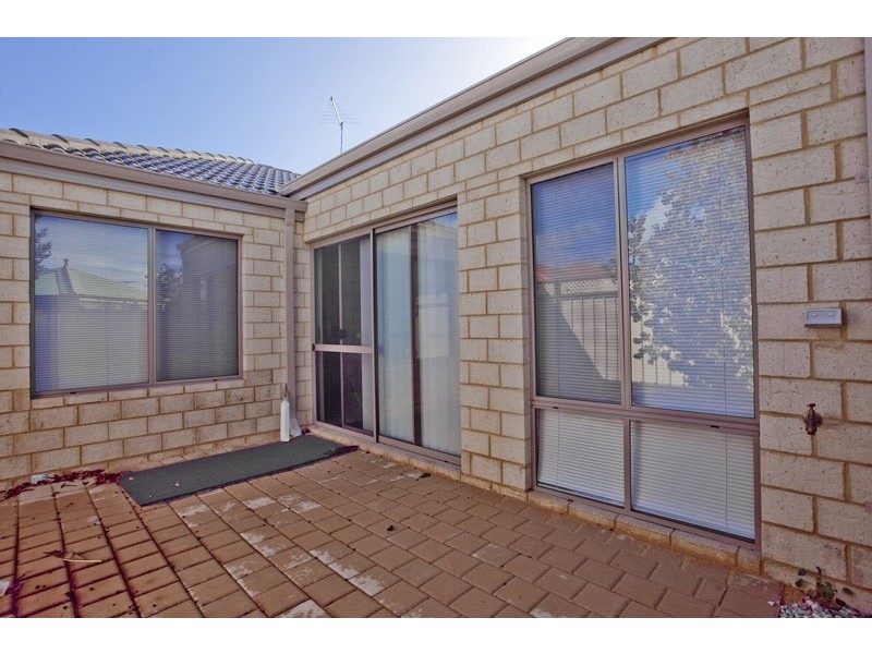 40C Russell Road, Madeley WA 6065