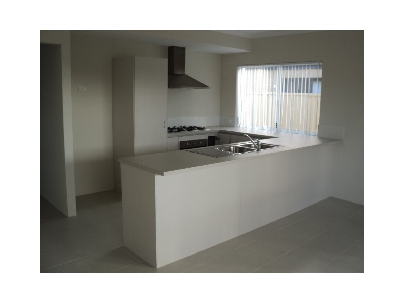 10 Turtledove Way, Beechboro WA 6063