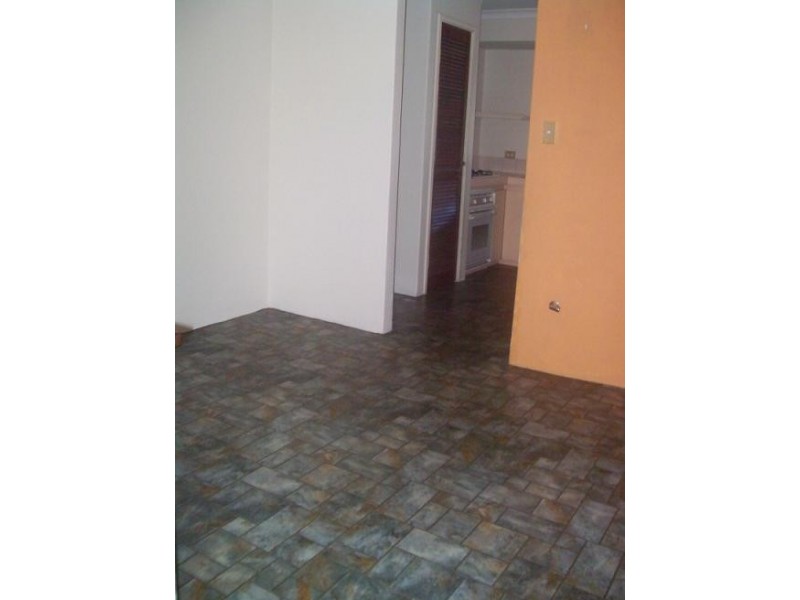 6 Eddy Close, Leda WA 6170