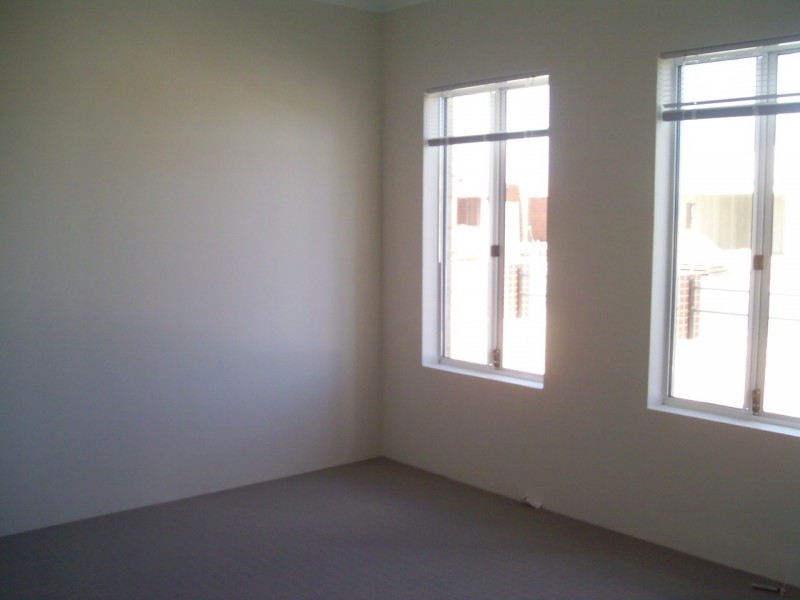 12 Summerville Boulevard, Caversham WA 6055