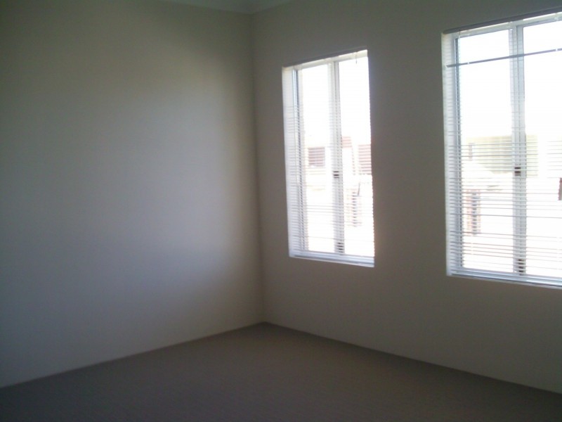 12 Summerville Boulevard, Caversham WA 6055