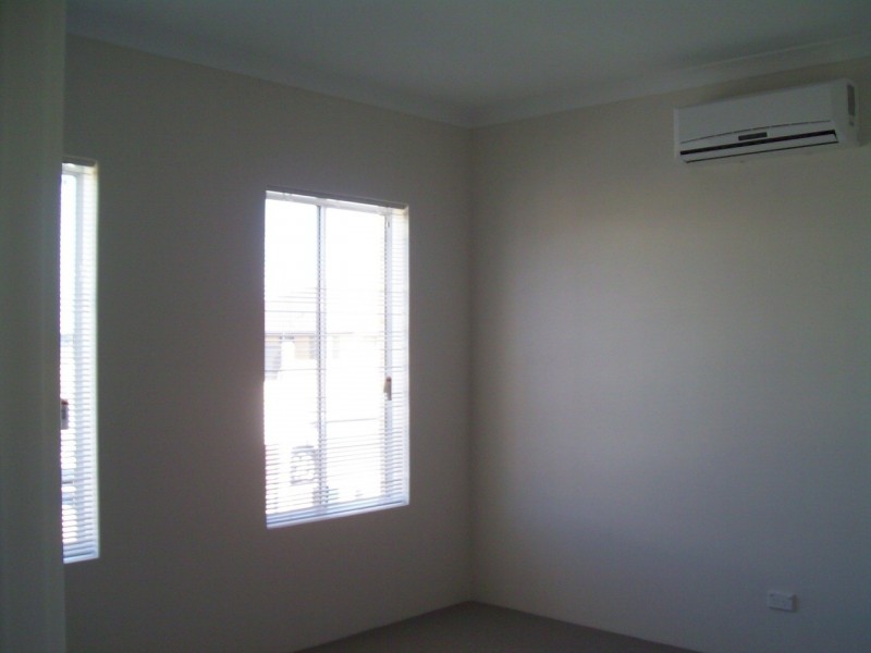 12 Summerville Boulevard, Caversham WA 6055