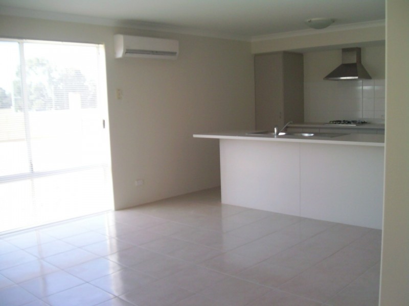 12 Summerville Boulevard, Caversham WA 6055