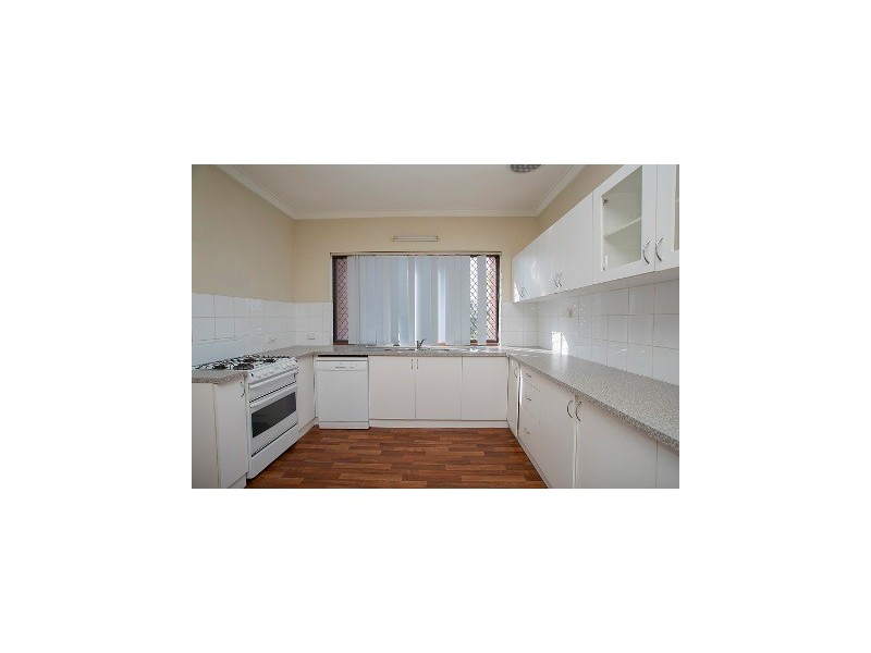 15 Ledger Street, Warnbro WA 6169