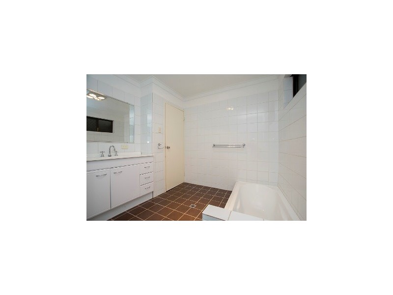 15 Ledger Street, Warnbro WA 6169