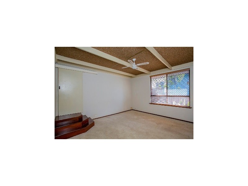 15 Ledger Street, Warnbro WA 6169