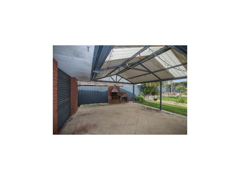 15 Ledger Street, Warnbro WA 6169