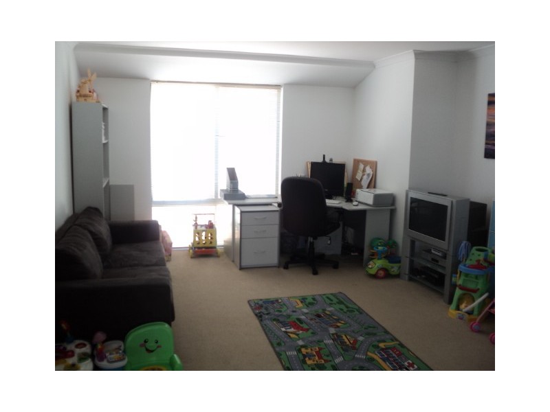 33 Fairywren Drive, Beechboro WA 6063