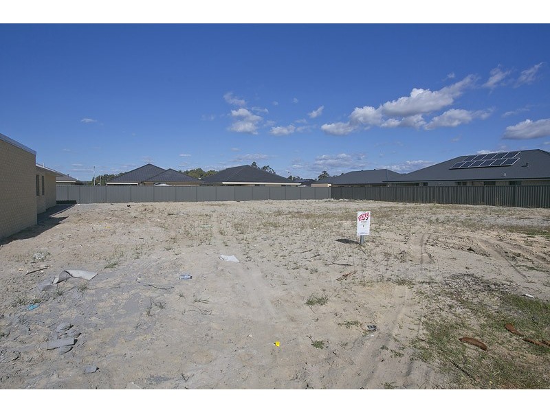 11 Litoria Pass, Caversham WA 6055