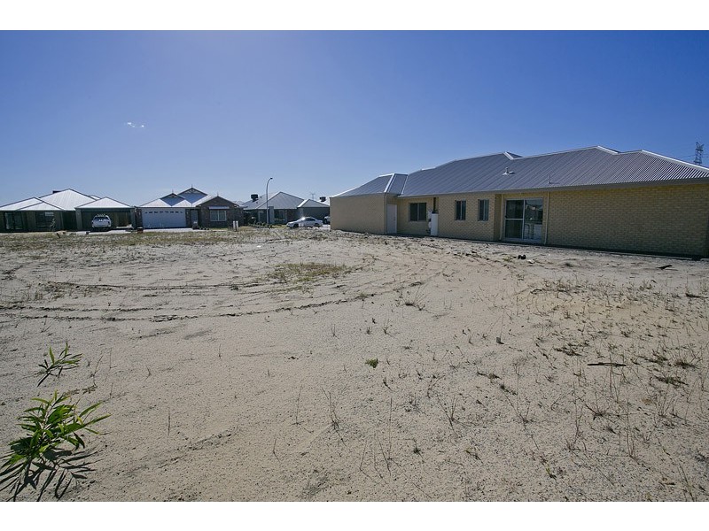 11 Litoria Pass, Caversham WA 6055