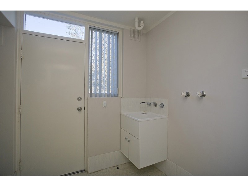 32C Casserley Av, Girrawheen WA 6064