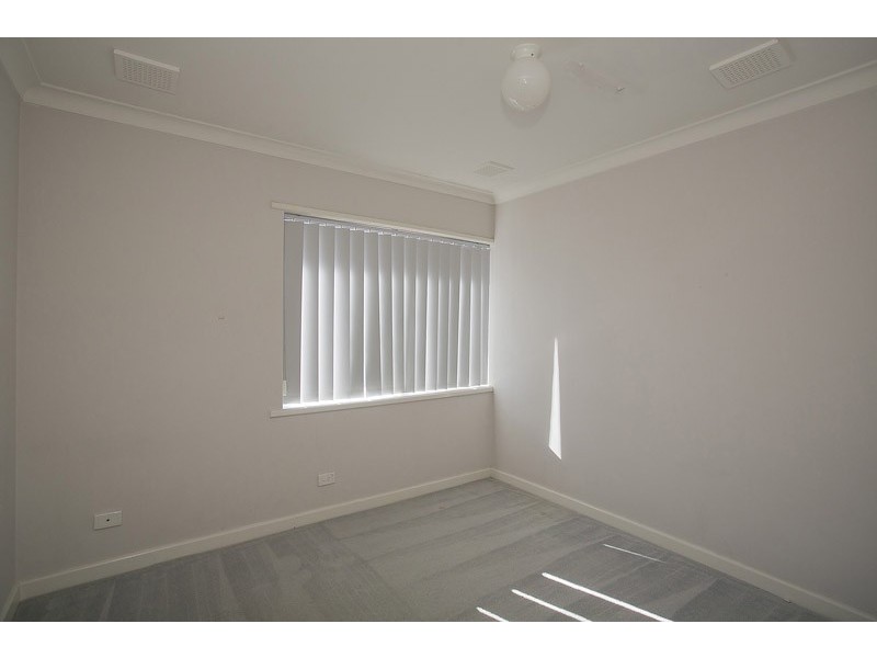 32C Casserley Av, Girrawheen WA 6064