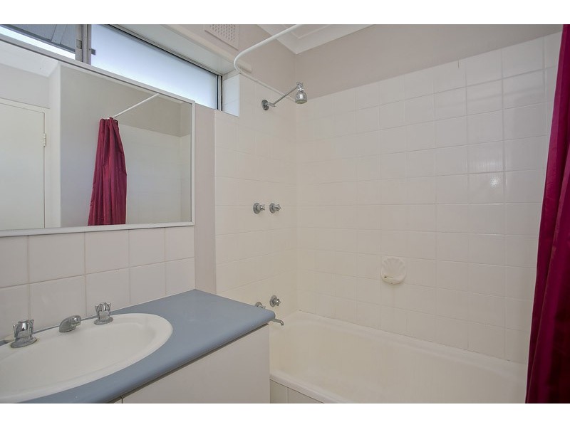 32C Casserley Av, Girrawheen WA 6064