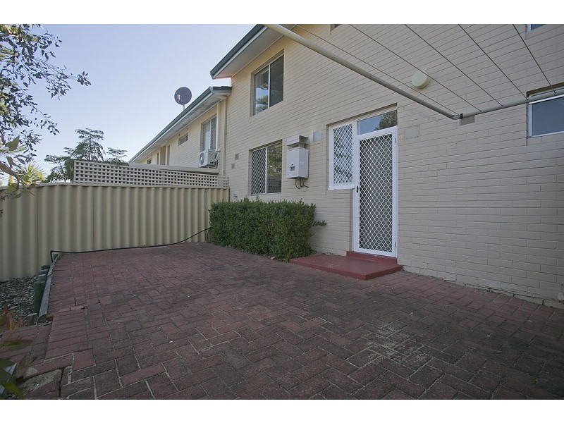 32C Casserley Av, Girrawheen WA 6064