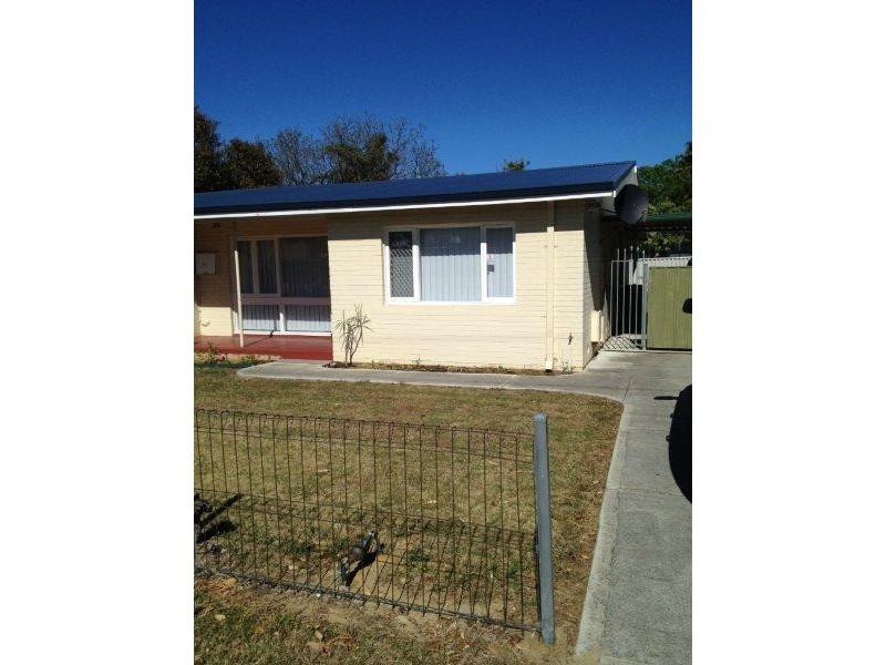 23B Mirrabooka, Girrawheen WA 6064