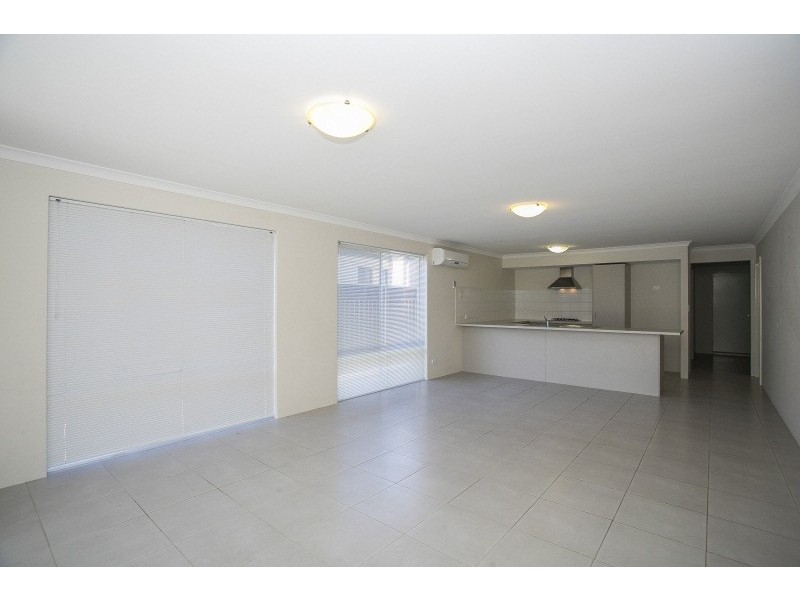 18 Summerville Boulevard, Caversham WA 6055