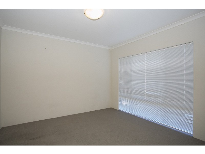 18 Summerville Boulevard, Caversham WA 6055