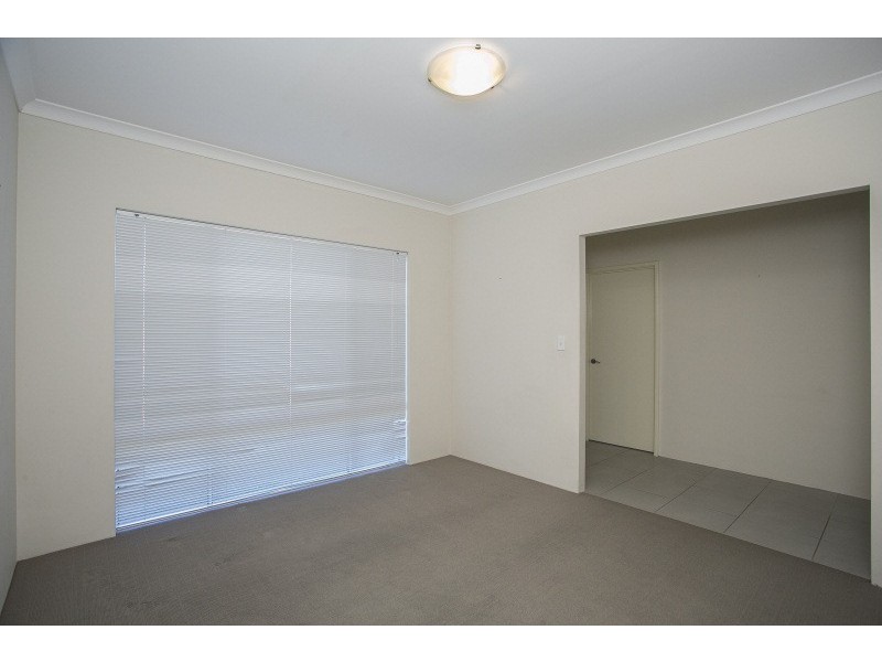 18 Summerville Boulevard, Caversham WA 6055