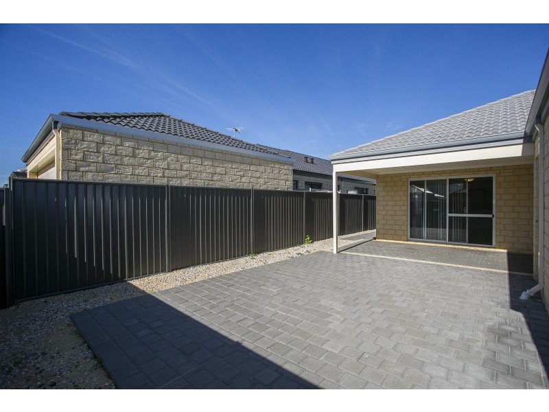 18 Summerville Boulevard, Caversham WA 6055