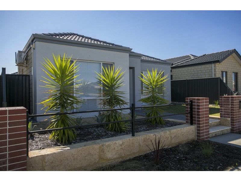 18 Summerville Boulevard, Caversham WA 6055