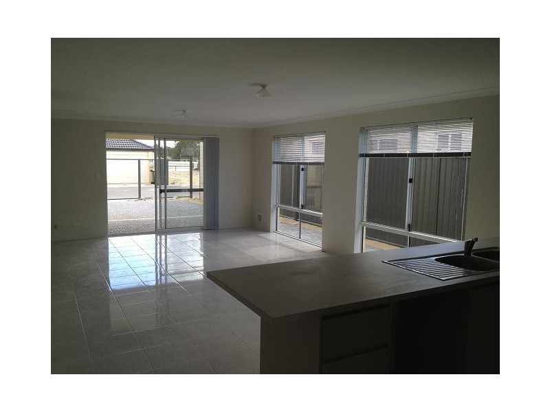 20 Summerville Blvd, Caversham WA 6055