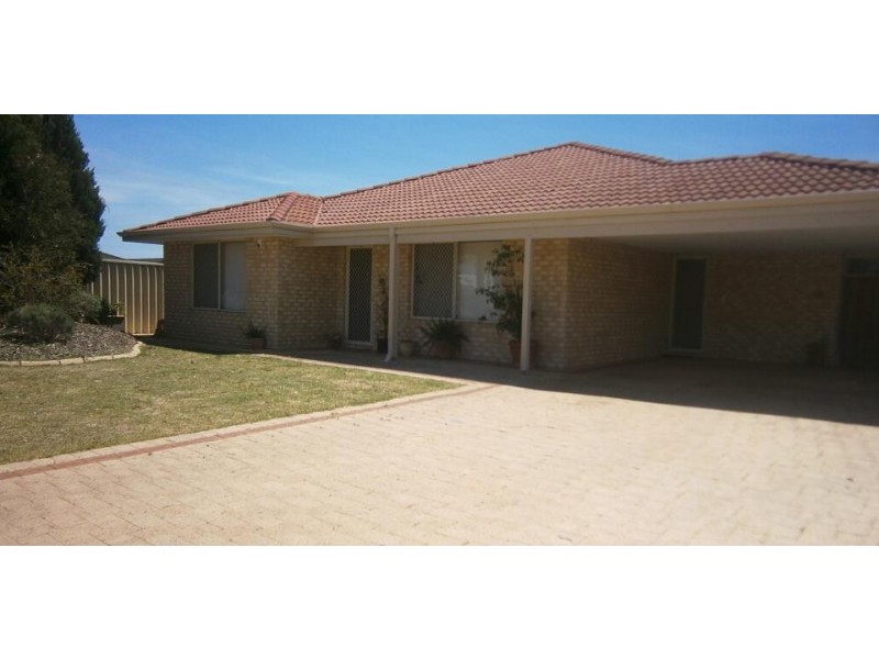 2 Bourne Crt, Huntingdale WA 6110