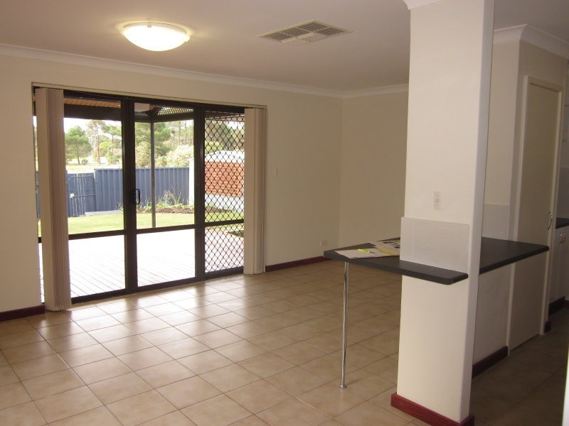 77 Walanna Drive, Karawara WA 6152