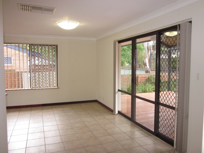 77 Walanna Drive, Karawara WA 6152