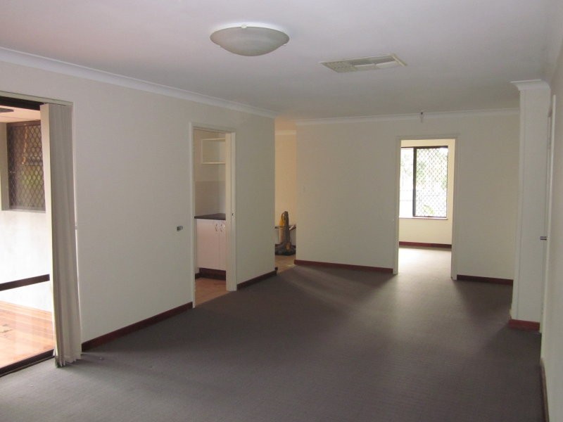 77 Walanna Drive, Karawara WA 6152