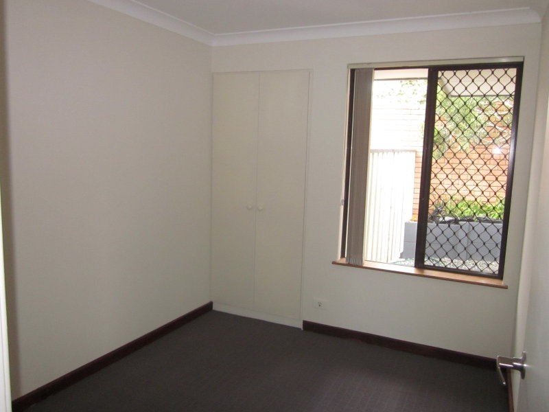 77 Walanna Drive, Karawara WA 6152