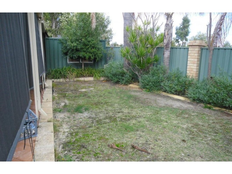 1 Brookside Gardens, Caversham WA 6055